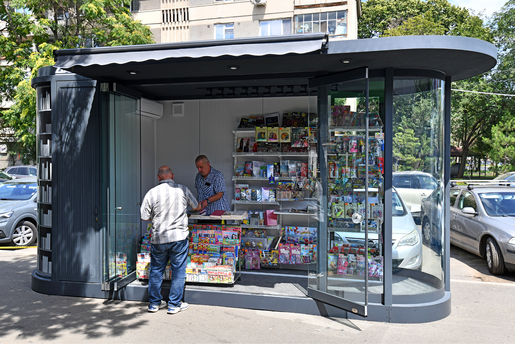 noi chioșcuri de flori și de ziare